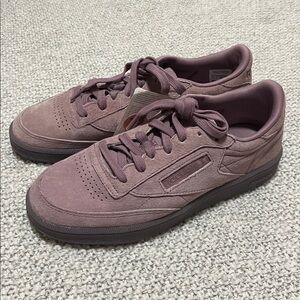 Reebok women’s 7.5 Dusty Purple Sneakers